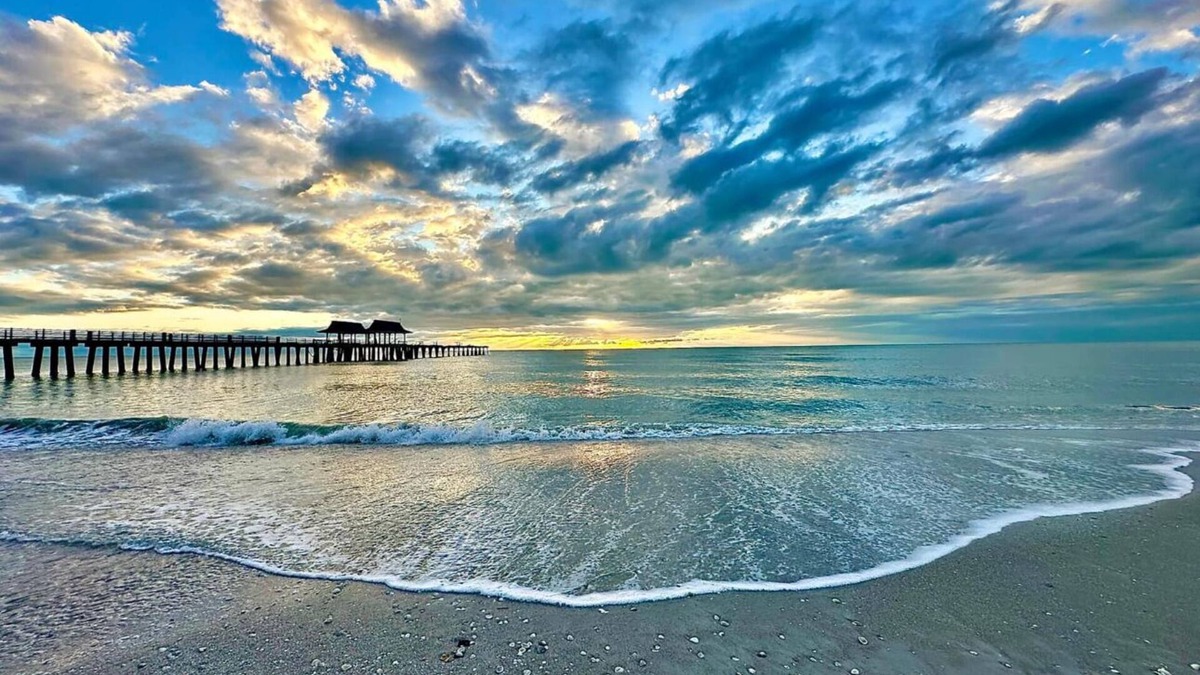 Holiday Isle Condo | Escape to Tranquility – Your Perfect Jungle Getaway,nTennis & pickleball place.