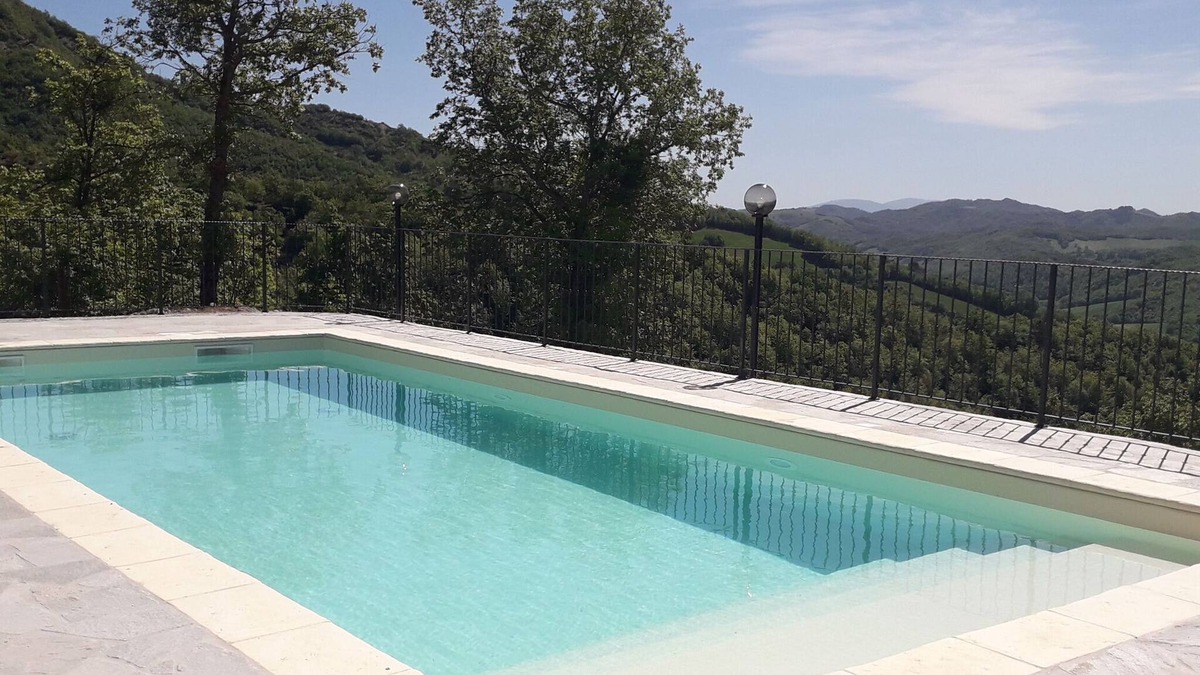 Carpegna House | Escape with Pool & WiFi