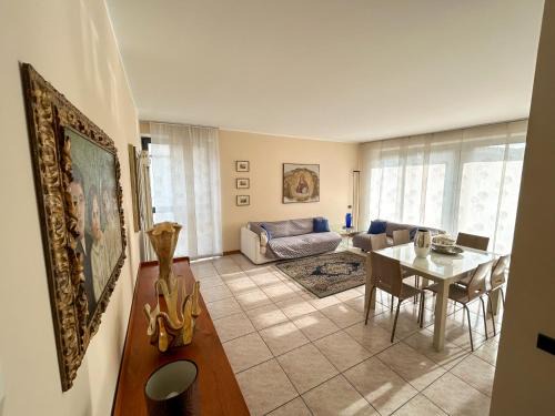Stazione Apartment | [Esclusivo 120 MQ] nel cuore di Bergamo