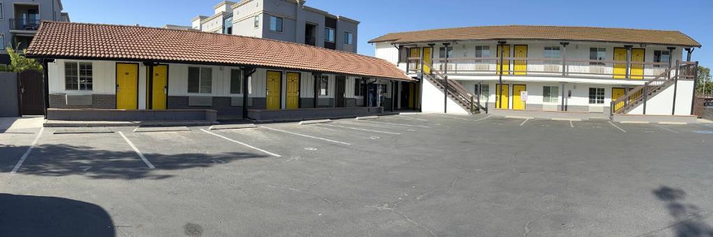Central Escondido Hotel | Escondido Inn