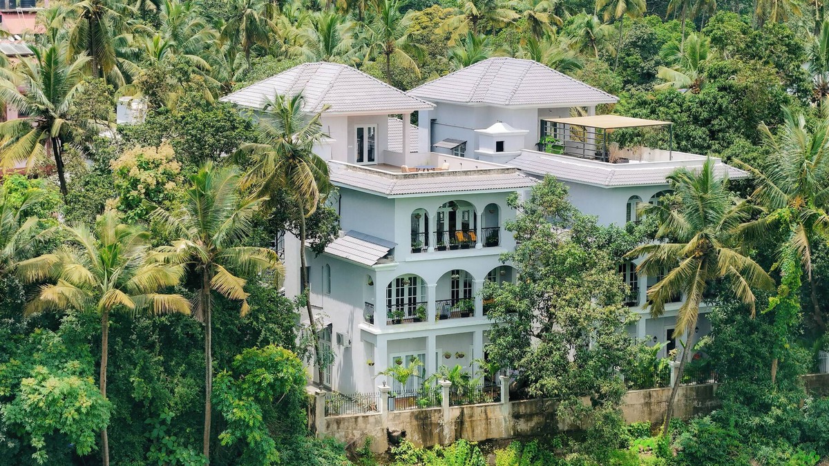 Gauravaddo Villa | Esh Cottages Birch | Hillside 4-BHK Hideaway With Lush Garden, Common Pool, & Gaming Zone