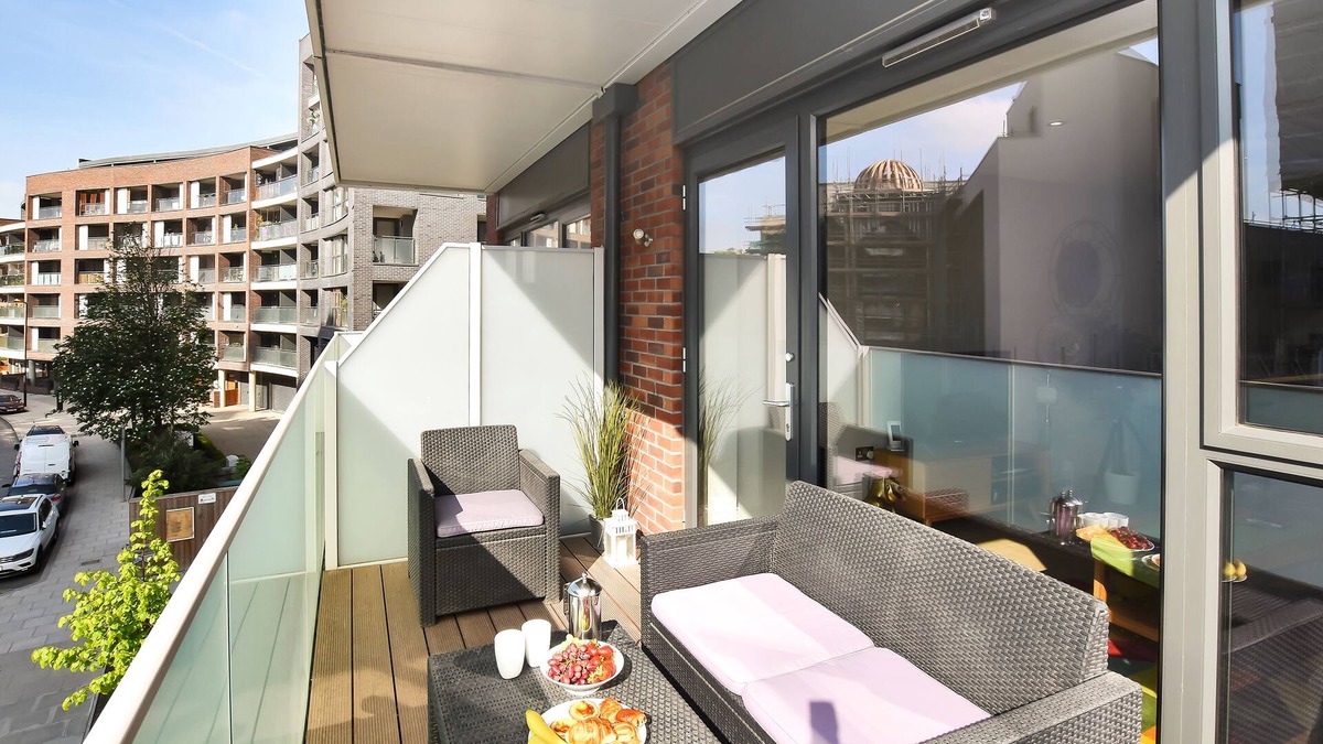 West Ealing Apartment | Esquire One Bed Balcony Apartment in Ealing, London