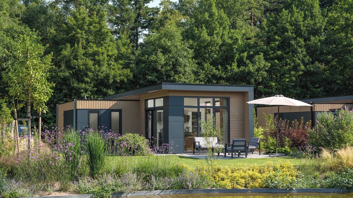 Lieren House | Essenburgh: Spacious and stylish property for 6 people with three bedrooms, a modern kitchen, and a cozy outdoor area. Experience luxury and nature in the Veluwe.