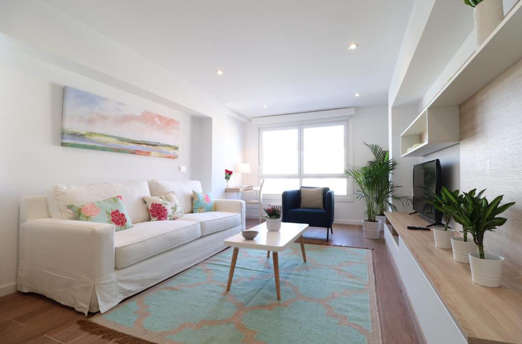 Santiago de Compostela Apartment | Estación de tren by Como en Casa