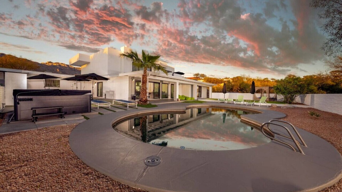 Tucson House | Estate /7 BR & 5 BA/Home & Guesthouse/2 Pools