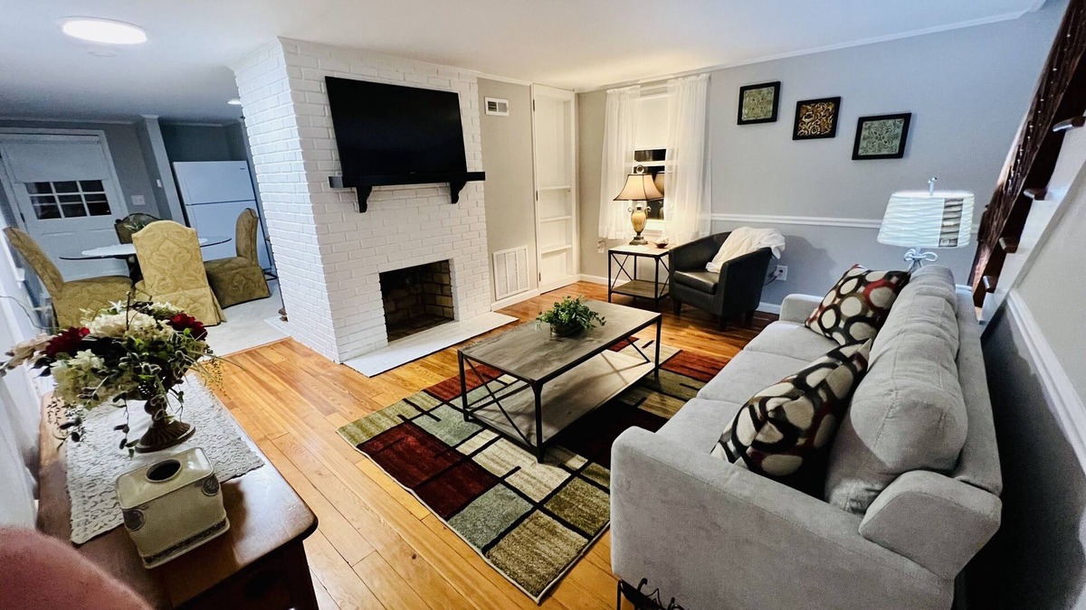 Sperryville Cottage | Estes Cottage Located in Sperryville, VA