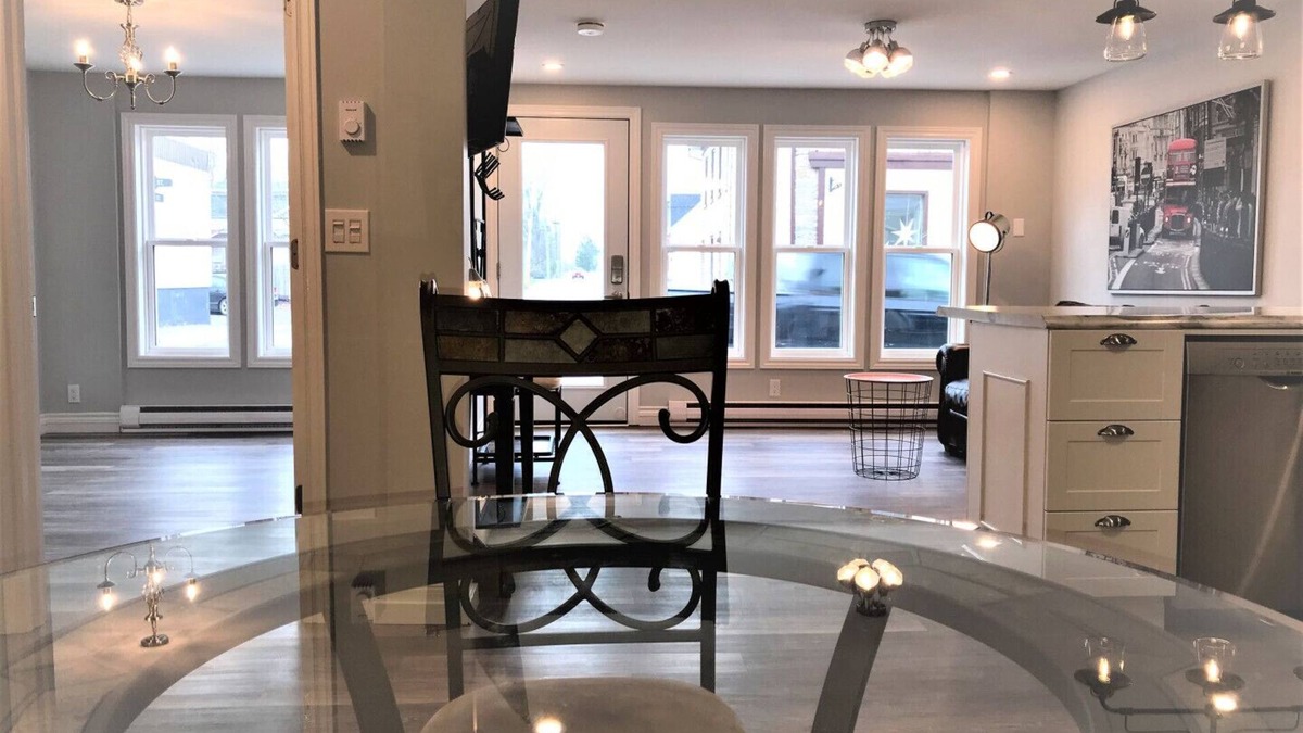 Carleton Place House | Esther's Place - Carleton Place 1 BedRoom Apartment - sleep 5 max