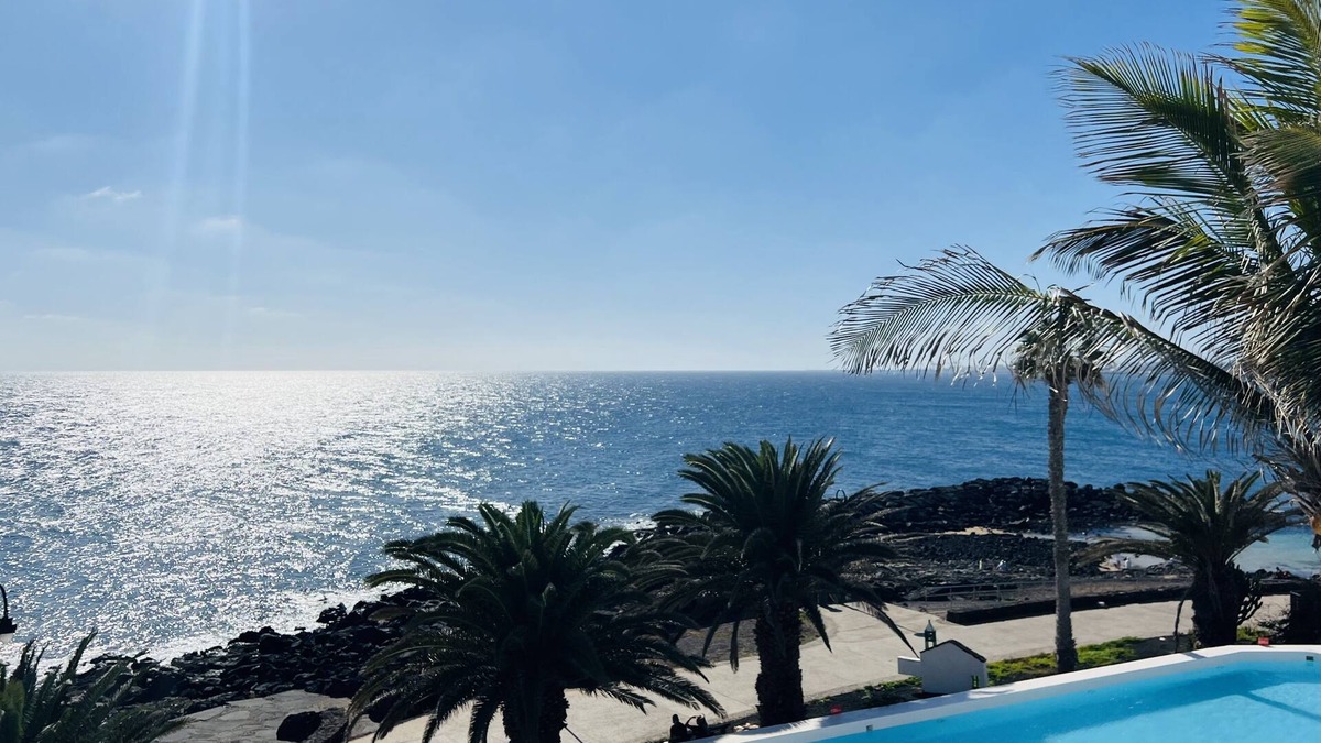 Costa Teguise Apartment | Estrella Fugaz - penthouse over the sea