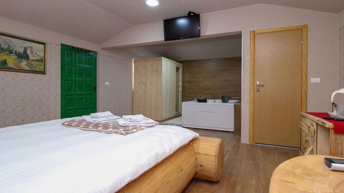 Pale Apartment | Ethno Village Dolina Mira - One Bedroom Holiday Home (Drina)