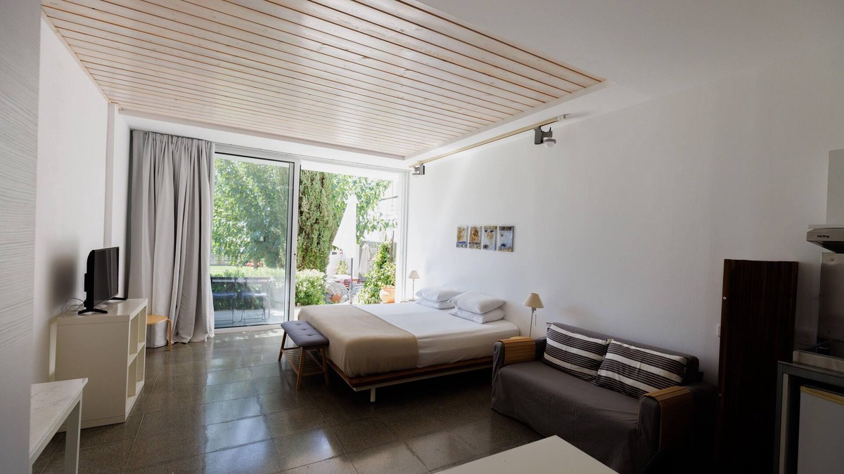 Pentakomo Apartment | Eupnea | Studio Apartment, Art by PraXis Apartments
