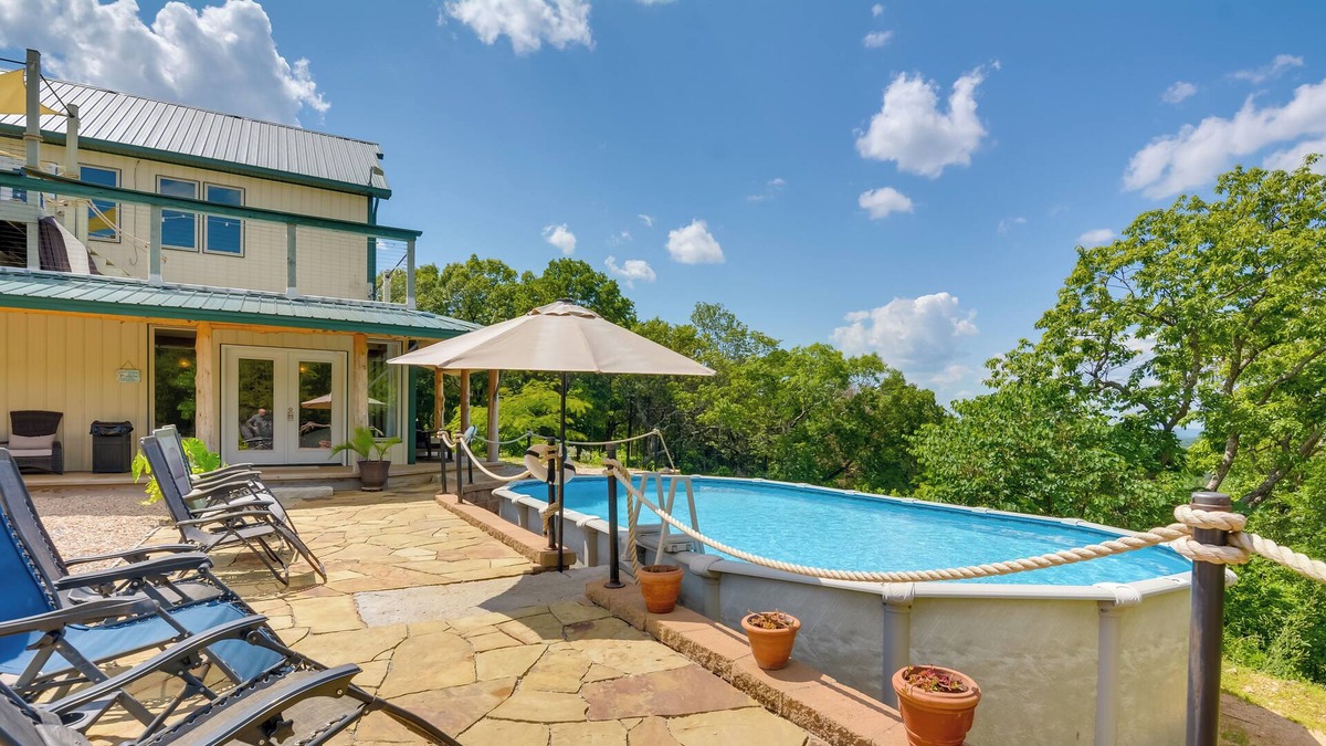 Eureka Springs House | Eureka Springs Vacation Rental w/ Pool & Hot Tub!