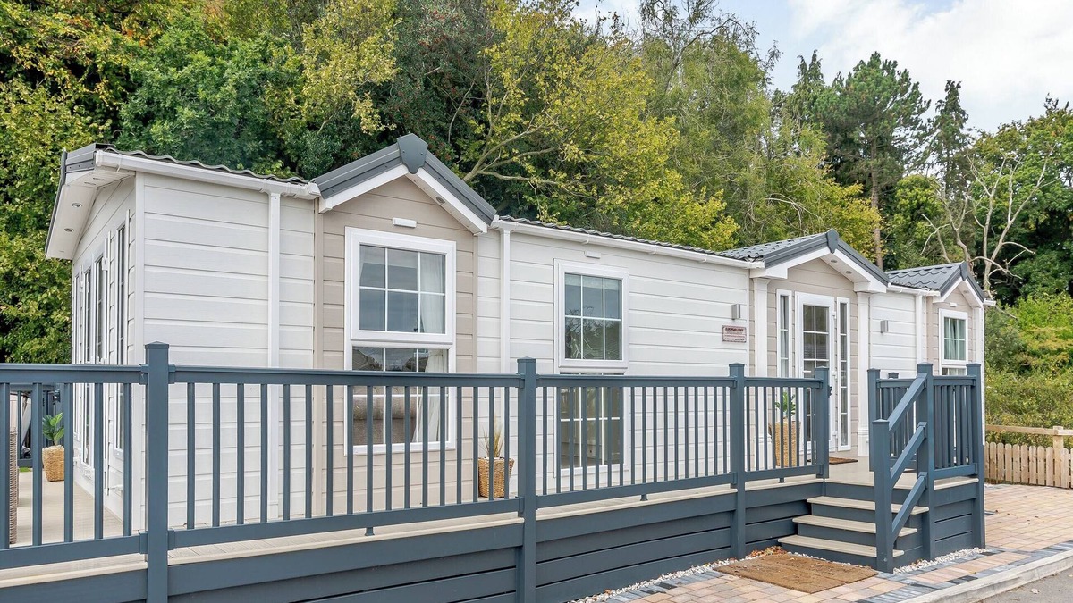 Scarborough Cottage | European Lodge - UK40848