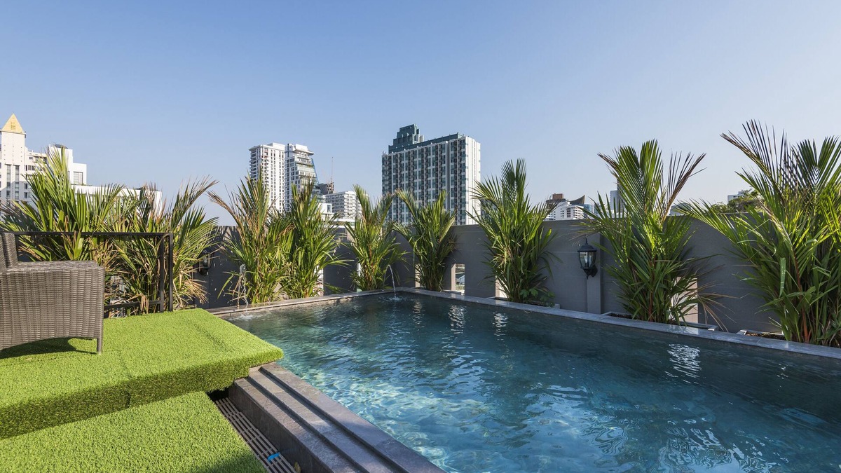 Khlong Tan Nuea Apartment | European Elegance 2BR Pool Access