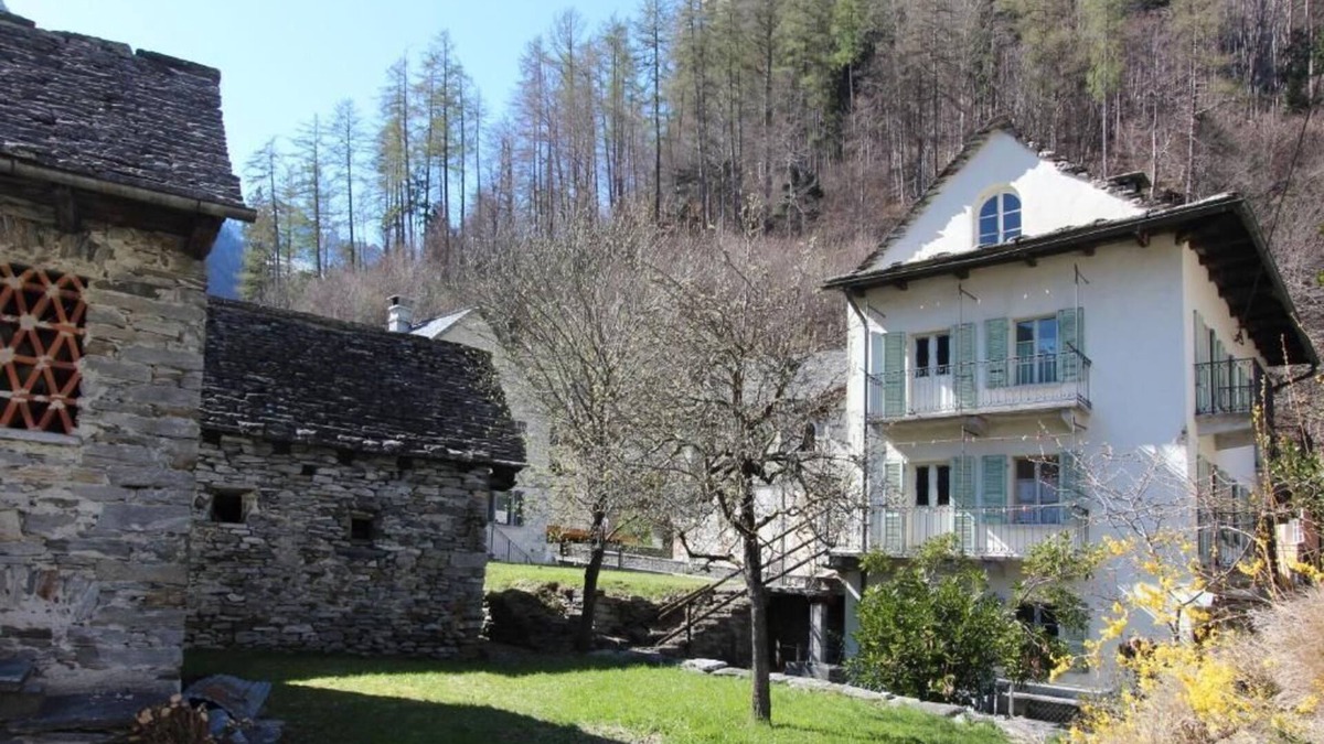 Brione House | Eva Holiday House