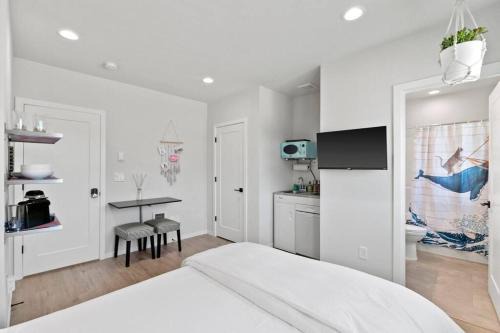 Whittier Heights Apartment | Evan's sweet suite - Micro Studio - 91Walkscore