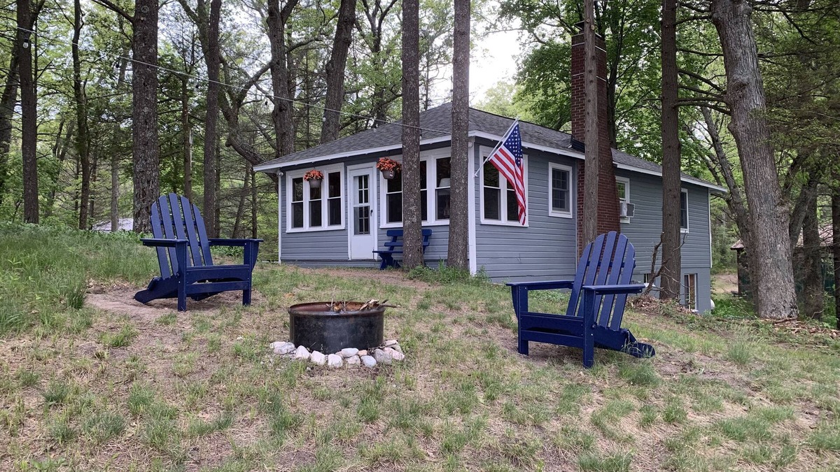 Holton Cottage | Evansdale Cottage on Beautiful Big Blue Lake