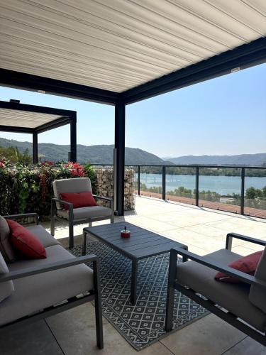 Saint-Vallier Apartment | Evasion au Bord du Rhône