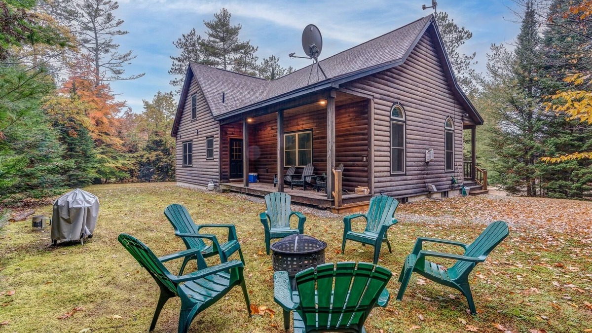 Bethel House | Evergreen Escape | 4 Bed, 3.5 Bath