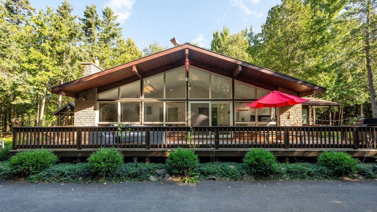 Tobermory Ski Chalet | Evergreen Escape - Tobermory Chalet & Sauna