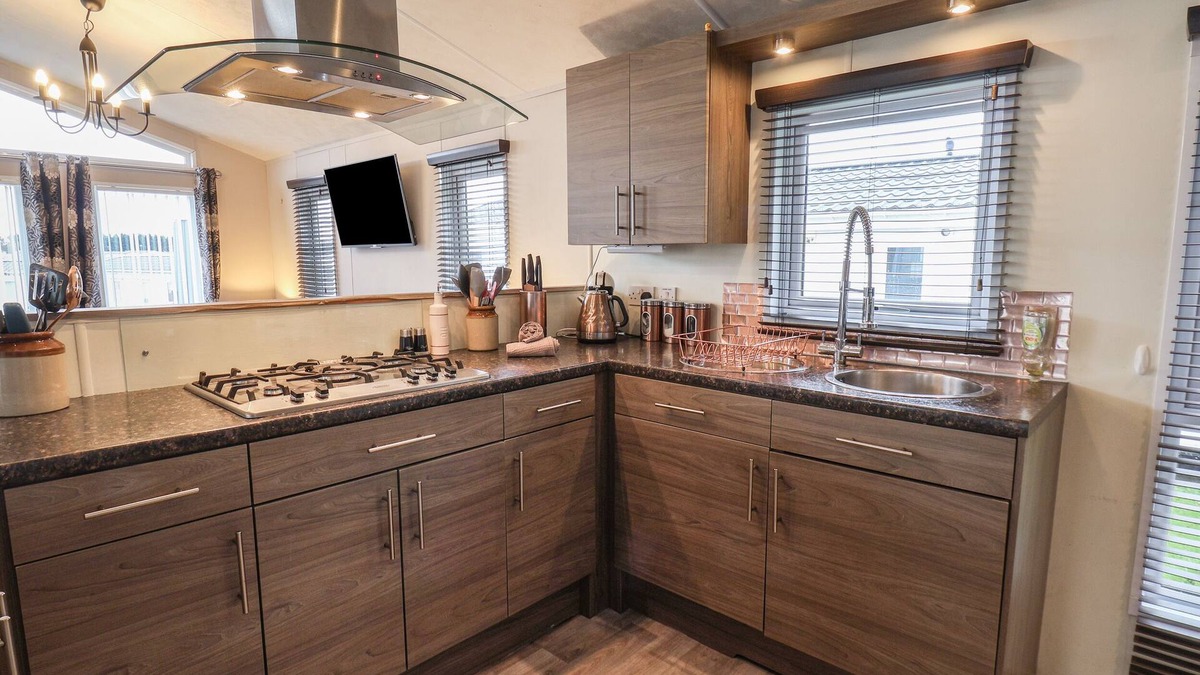 Cayton Bay Cottage | Evergreen Pines