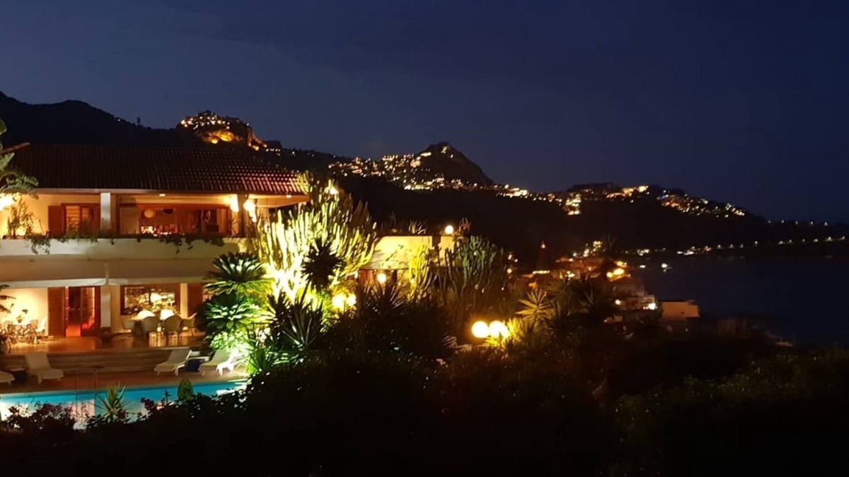 Giardini Naxos Villa | Every sunrise a spectacle