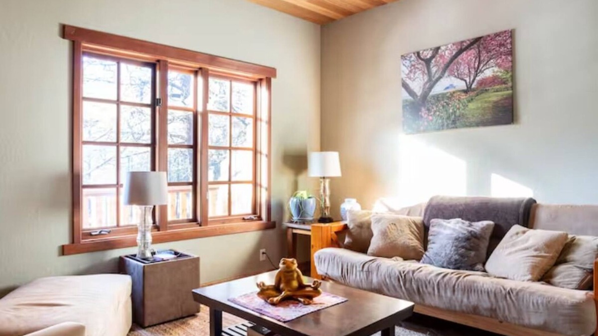 Nevada City House | Everyone is invited—this is a big home for your family, friends, and pets.