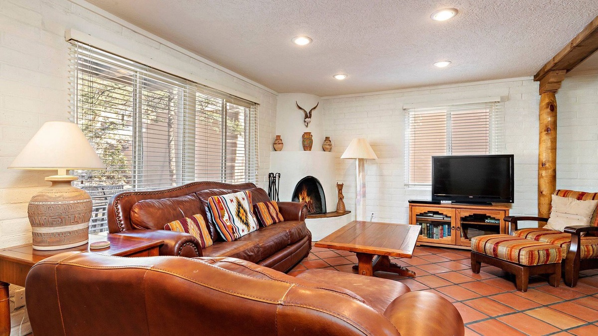 Northeast Santa Fe Hotel | EVERYTHING You Love Right Here, Blocks From Downtown