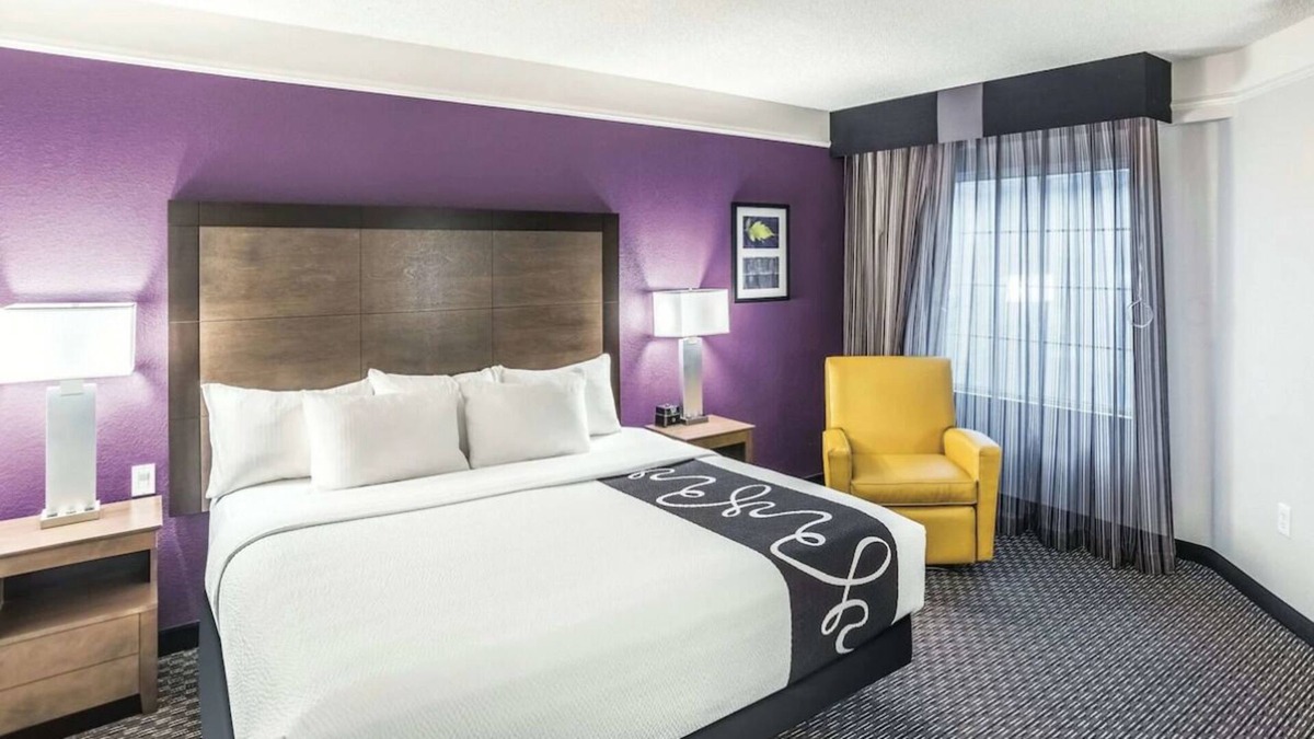Woodlands Village House | Everything You Need For The Perfect Vacation! 2 Convenient Units, Free Parking