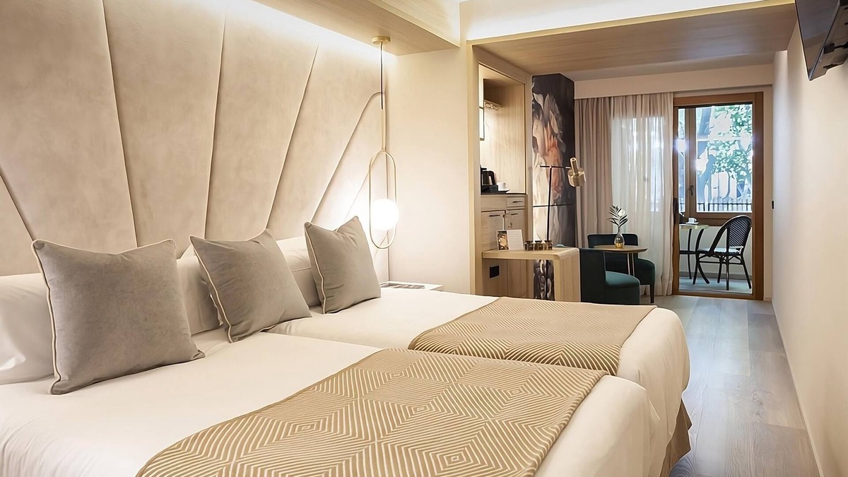 Sant Nicolau Hotel | Everything You Need For The Perfect Vacation! Spacious Room w/King/2 Twin Bed
