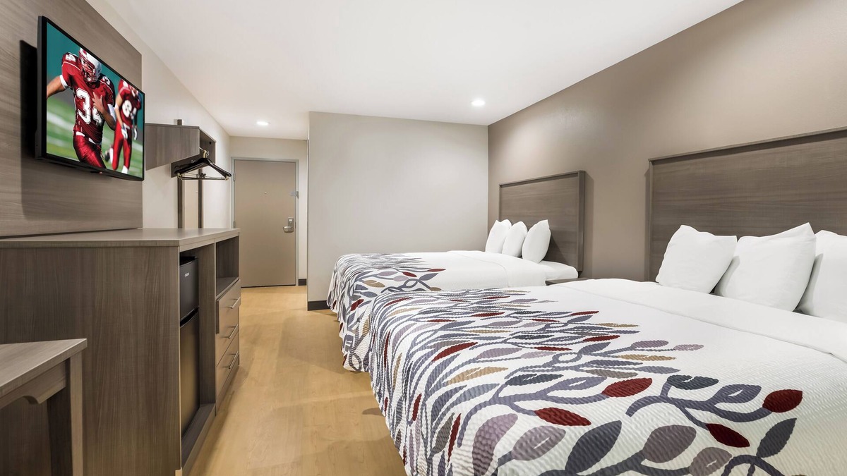 Sulphur Hotel | Everything You Need For The Perfect Vacation! 2 Units, Free Parking, Pets Allowed