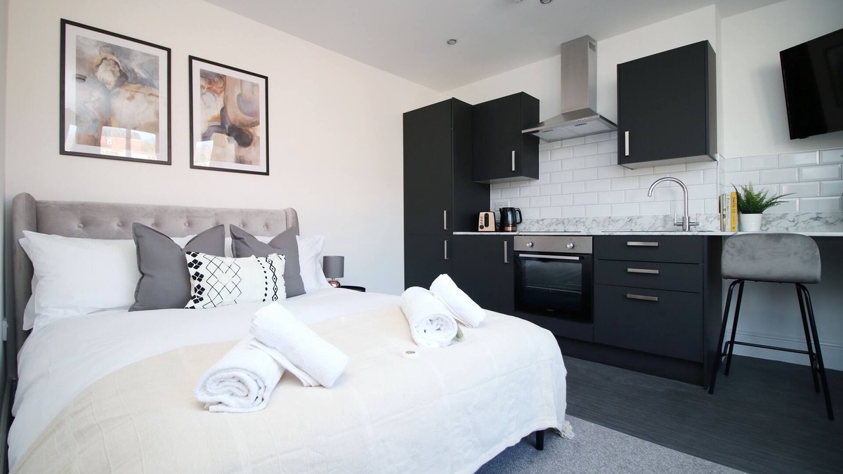 Newport Apartment | Eveswell Studios | Comfort | Studio 10