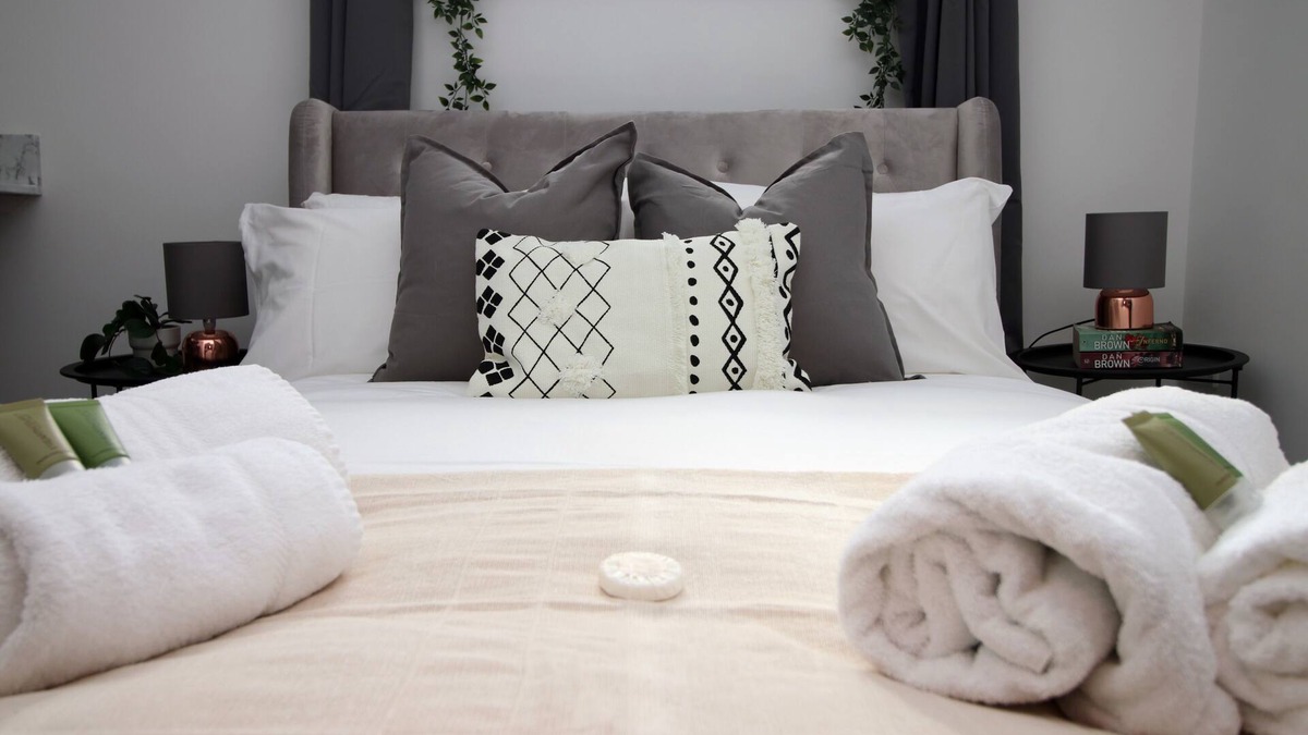 Newport Apartment | Eveswell Studios | Standard | Studio 6