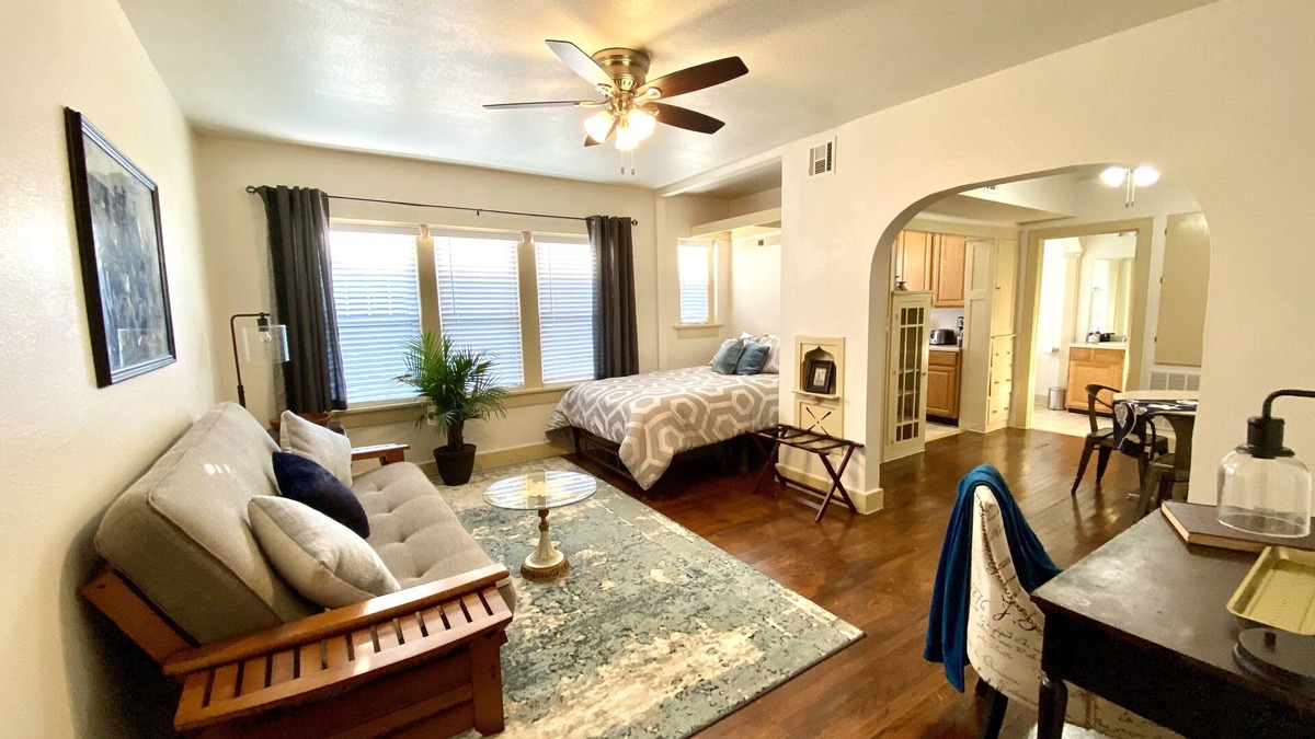 Midtown Apartment | Evie's apartment
