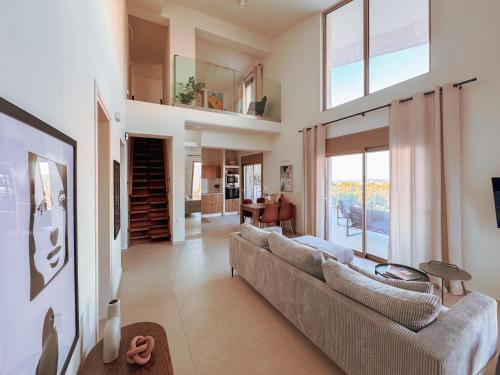 Ixia Villa | Evilion Island Residence