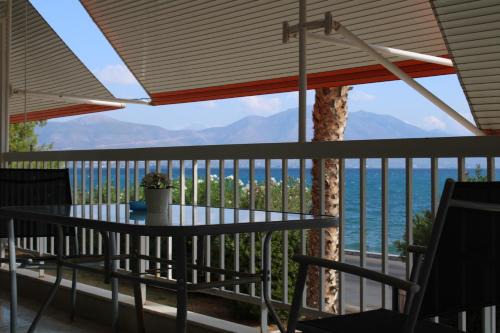 Oropos Apartment | Evoikos Bay Serenity