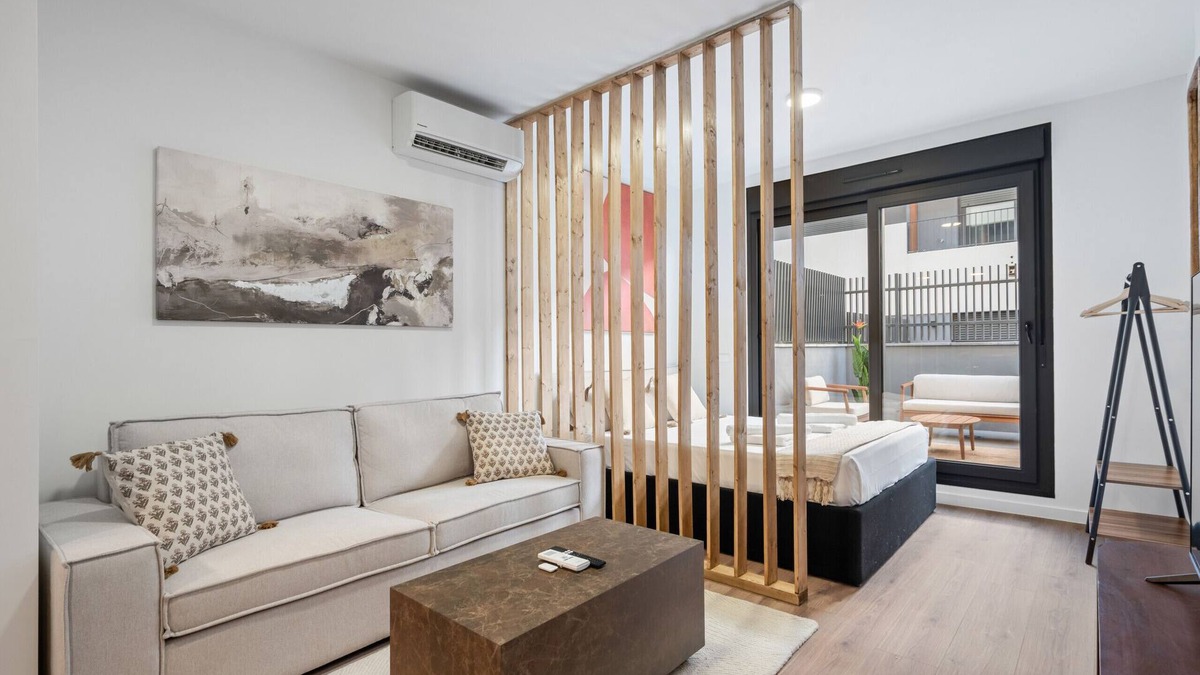 San Sebastian de los Reyes Apartment | Exclusivo apartamento con terraza privada, piscina, gimnasio y coworking en Madrid