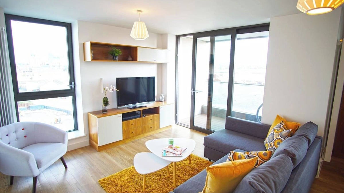 Royal Docks Apartment | Excel Centre | O2 Arena | City Airport w/Parking