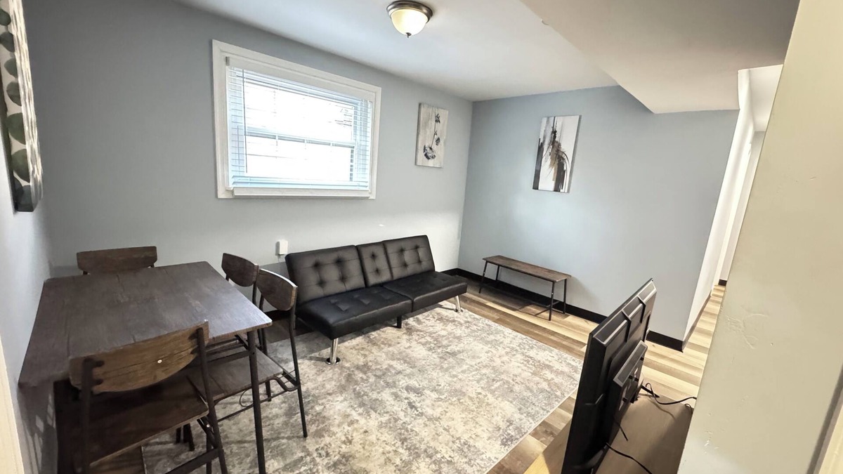 Anacostia Apartment | Excellent 2BR Apartment near Trasnsportation