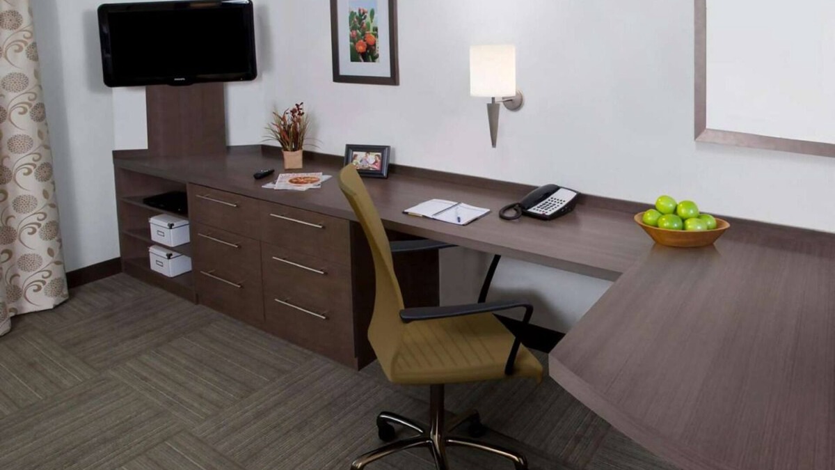 Santa Clara Hotel | Excellent Choice! W/Private Full Kitchen! Minutes to California's Great America