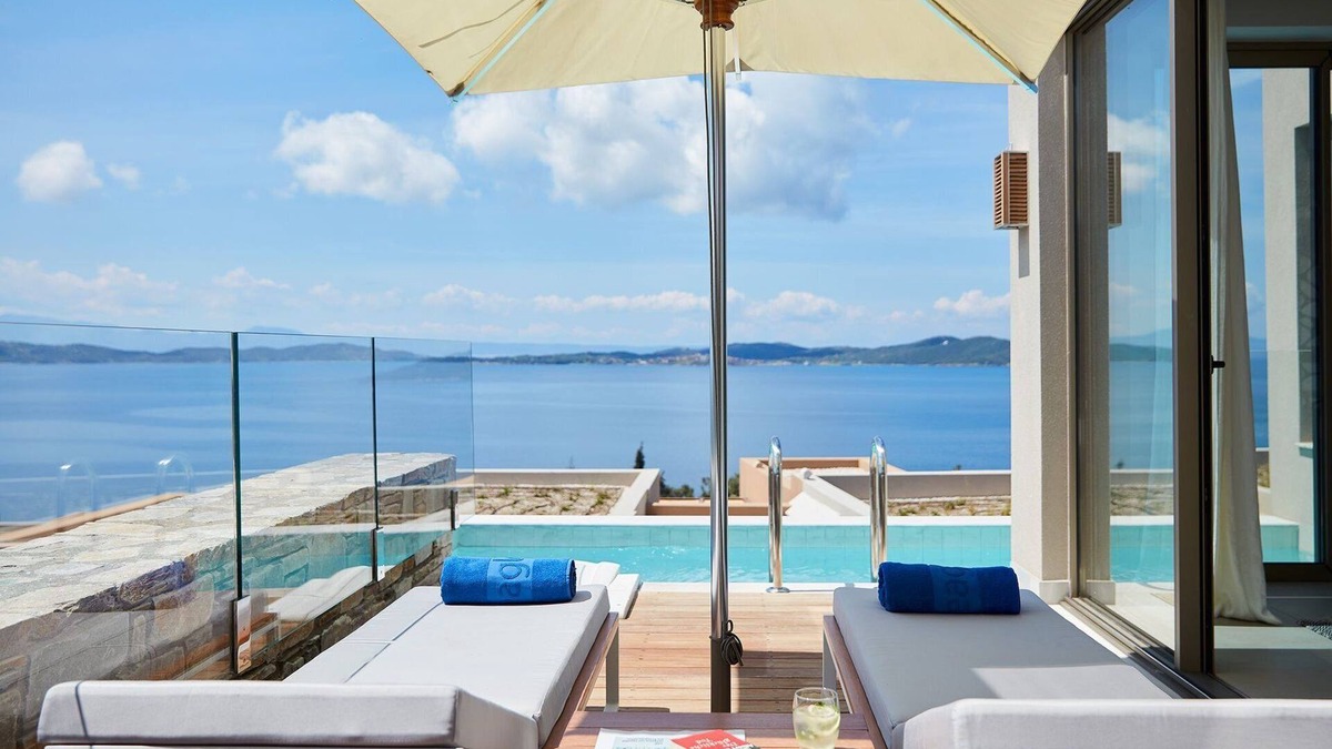 Ouranoupoli Villa | Excellent Halkidiki Villa | Junior Pool Villa 1 | 1 Bedroom | Stunning Sea View