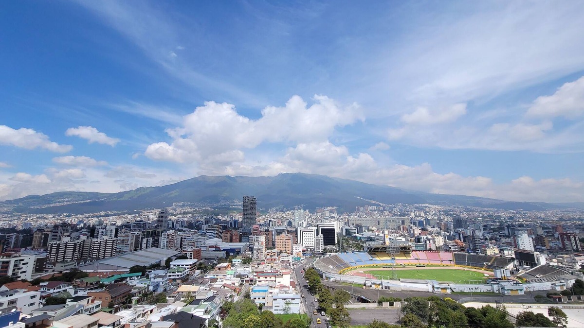 Financial District Apartment | Excellent panoramic view, Olympic stadium, metropolitan park, city mountain.