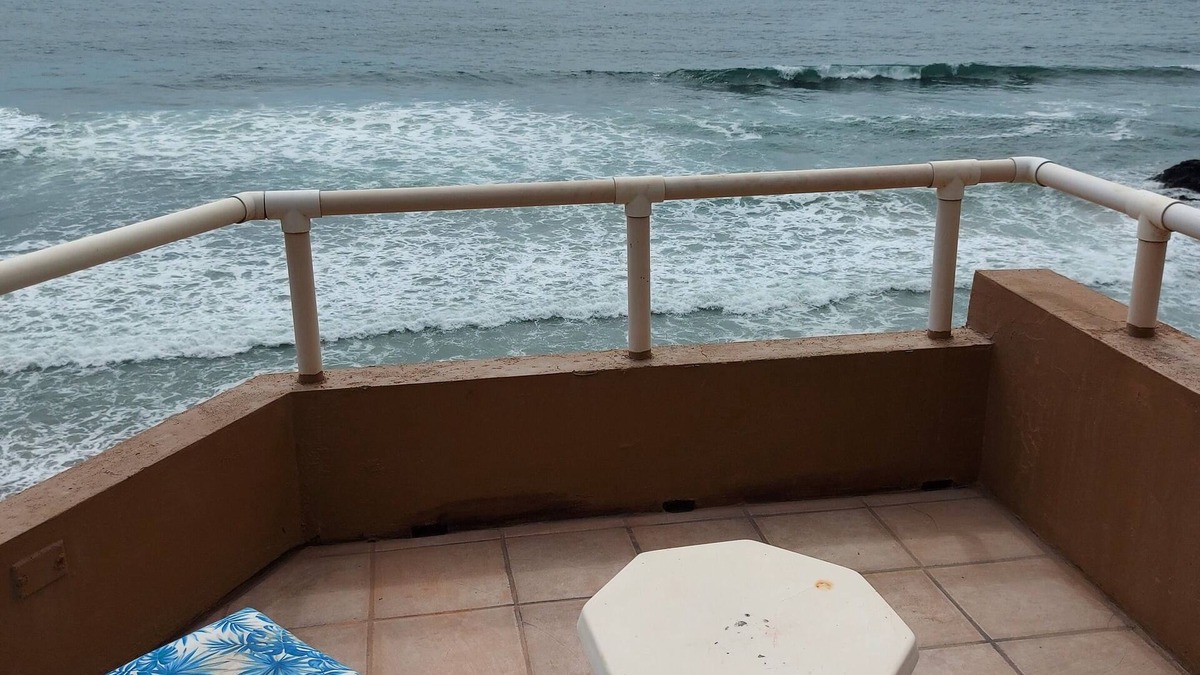 Playas De Tijuana Apartment | EXCELLENT UNOBSTRUCTED OCEAN VIEWS AND BEACH ACCESS!