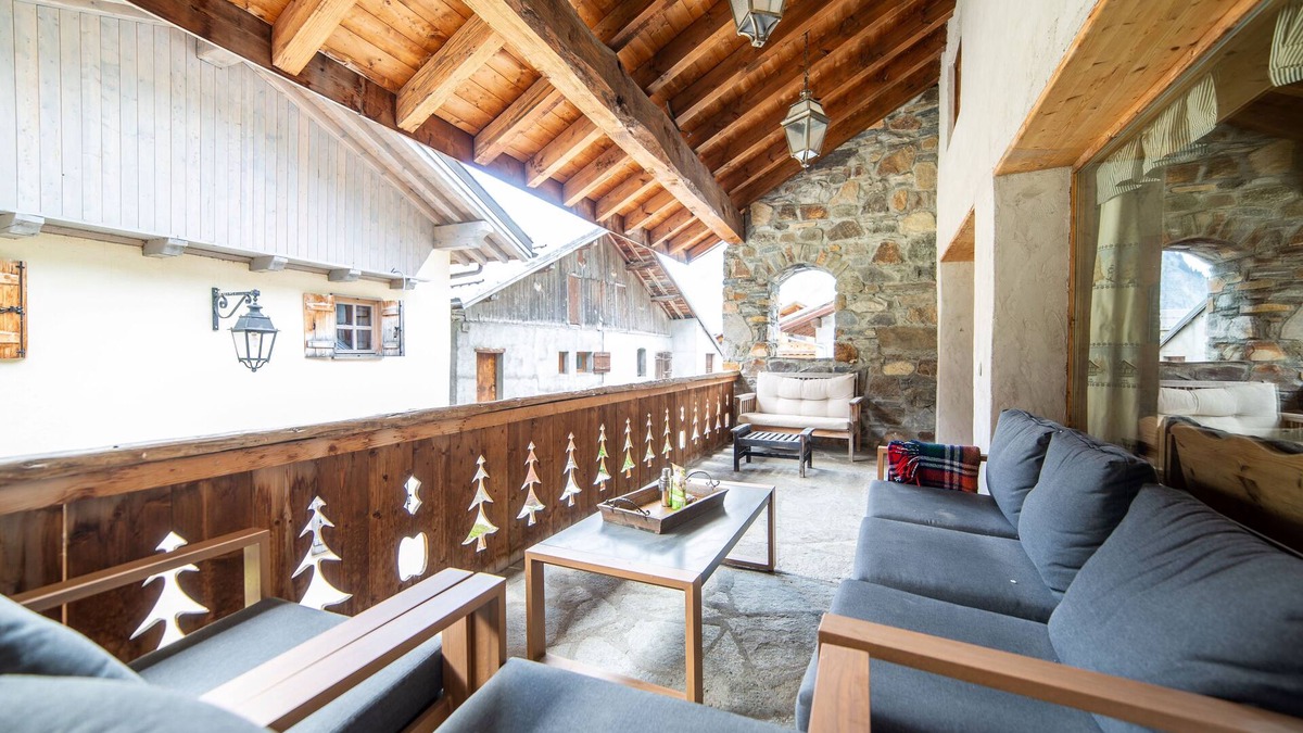 Champagny-en-Vanoise Ski Chalet | 🏔️ Exceptional chalet, 350 m² – sleeps 18 – Jacuzzi, sauna & panoramic view