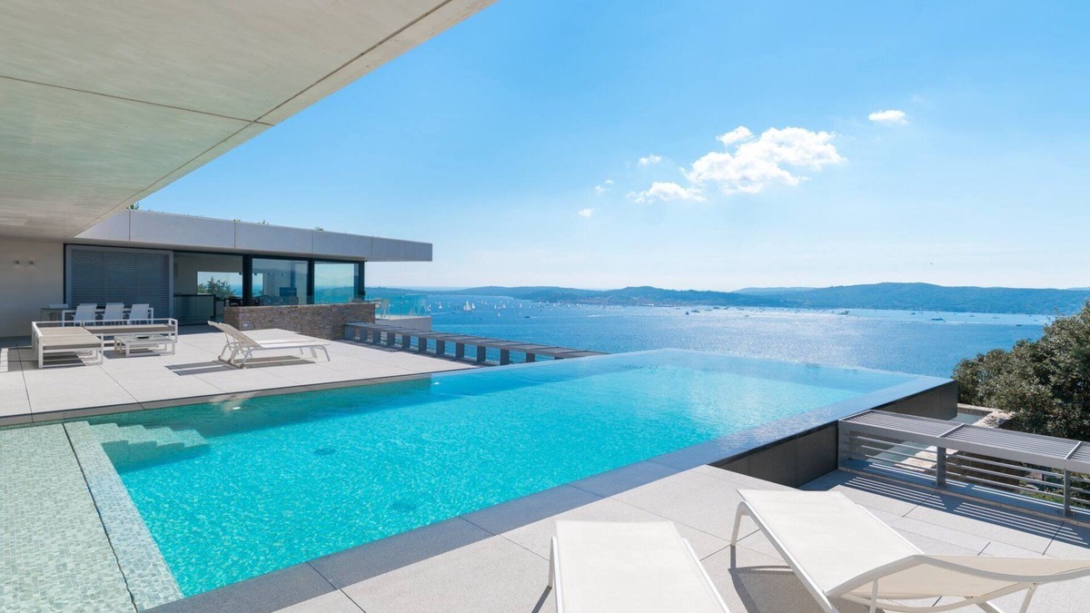 Guerrevieille Villa | Exceptional architect-designed villa with sea view and St Tropez