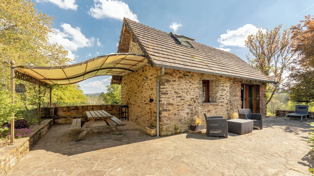 Segur-le-Chateau House | Exceptional gite