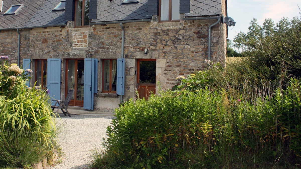 Plemet House | Exceptional holiday home: flexible bedroom layout, ideal for families or friends