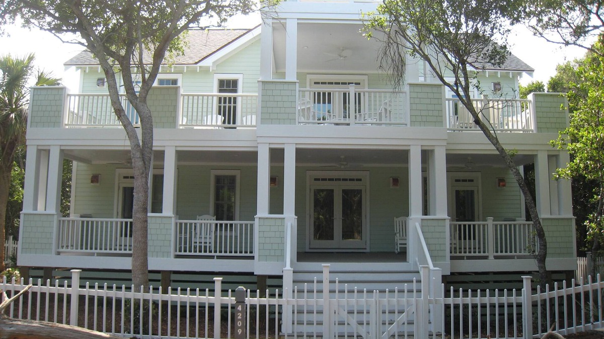 Cape Fear Station House | EXCEPTIONAL HOME, WALK TO: E BEACH, MIKE'S BITES, SHOAL'S, COMMON & CONSERVANCY