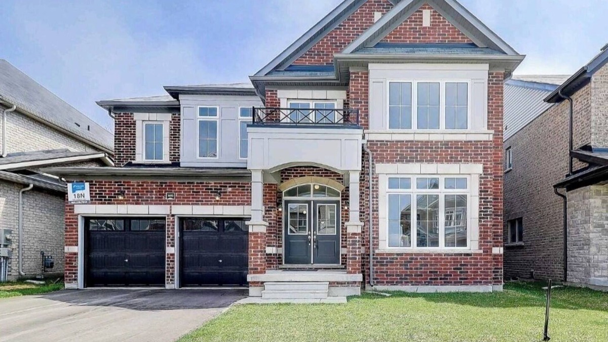 Alcona House | Exceptional Location mins to Lake Simcoe