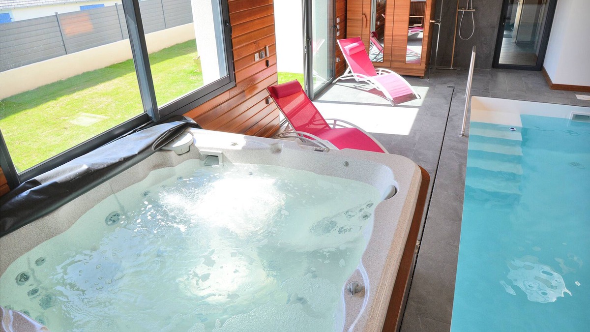 Le Conquet House | Exceptional sea view, heated indoor pool, spa, sauna.