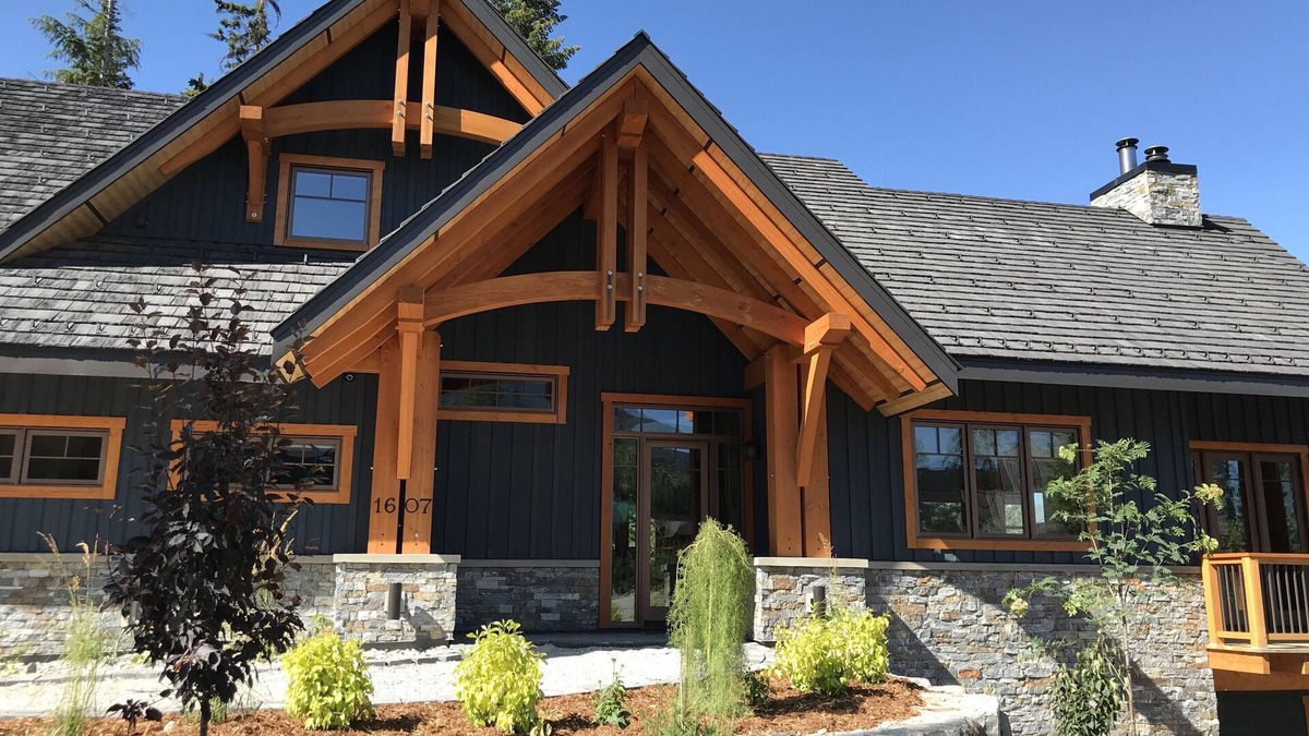 Golden House | Exceptional Ski-in/Walk-out Home - 4100 Sft